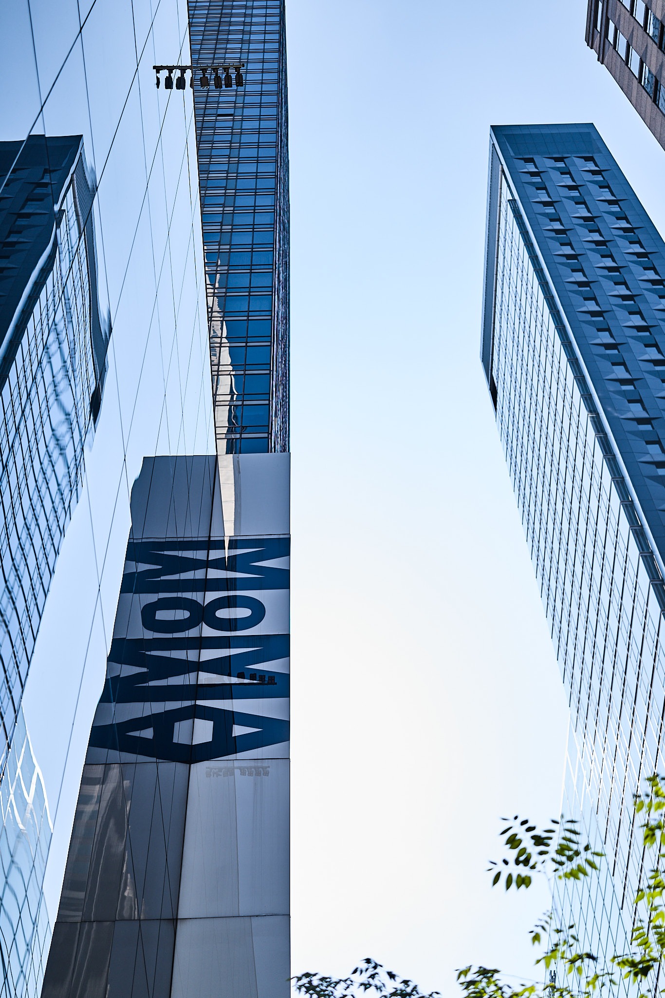 El MoMA (Museo de Arte Moderno) es referencia mundial indiscutible, no s&oacute;lo su colecci&oacute;n permanente sino su fina curadur&iacute;a de exposiciones temporales.