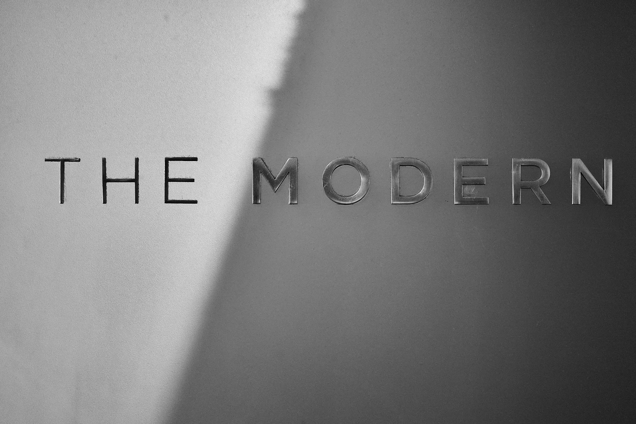 Escondido bajo el MoMA, The Modern ofrece una carta acorde a la visi&oacute;n del museo; arriesgada con resultados incre&iacute;bles.